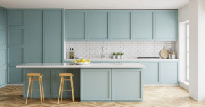 Eine neutral mit Home Staging gestaltete gestaltete Küche einer Immobilie für den Verkauf | Home Staging