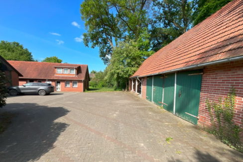 Hof/Nebentrakt
