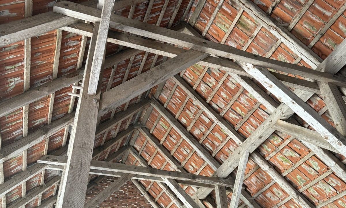 offenes Gebälk Carport