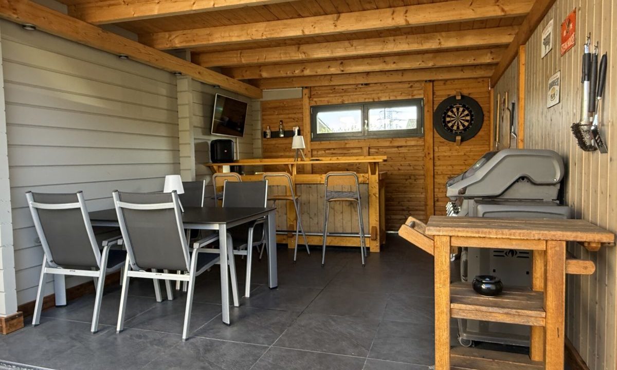 überdachte Terrasse/Theke